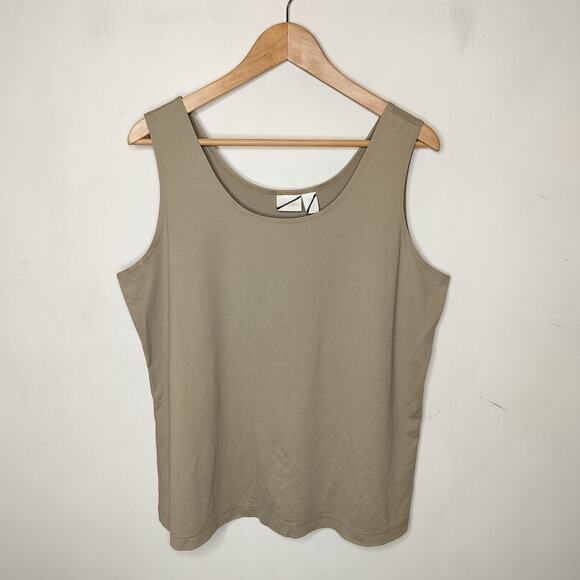 Chico's Tank Top Smooth Stretch Knit Nylon Scoop Neck - Picture 1 of 6